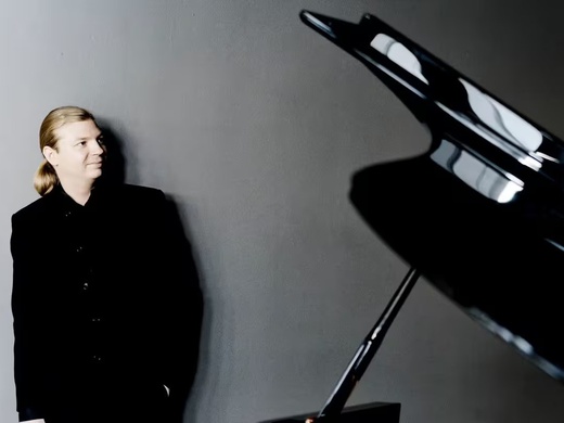 Kozhukhin plays Beethoven